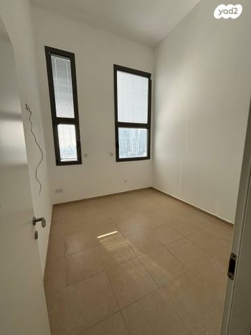 גג/ פנטהאוז, שכונת גפן, רמת גן