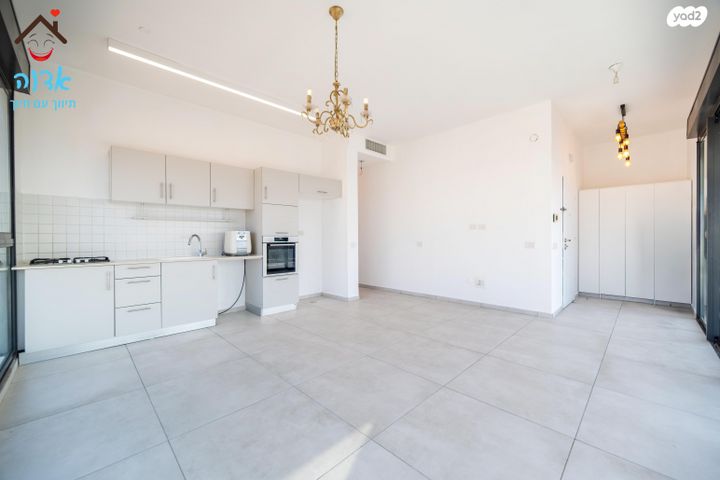 גג/ פנטהאוז, עלומים, אזור הבילויים, רמת גן