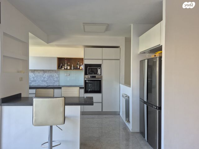 דירת גן, איסר נתנזון, פסגת זאב, ירושלים