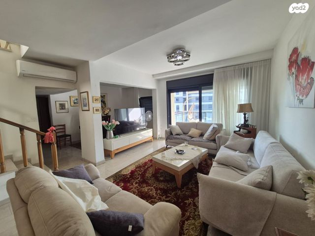 גג/ פנטהאוז, קיראון, קרית אונו