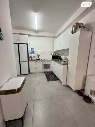 דירה, אשכולות, עמק הכרמל, נשר