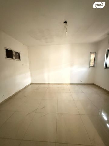 בית פרטי/ קוטג', יוטבתה 22, חולון