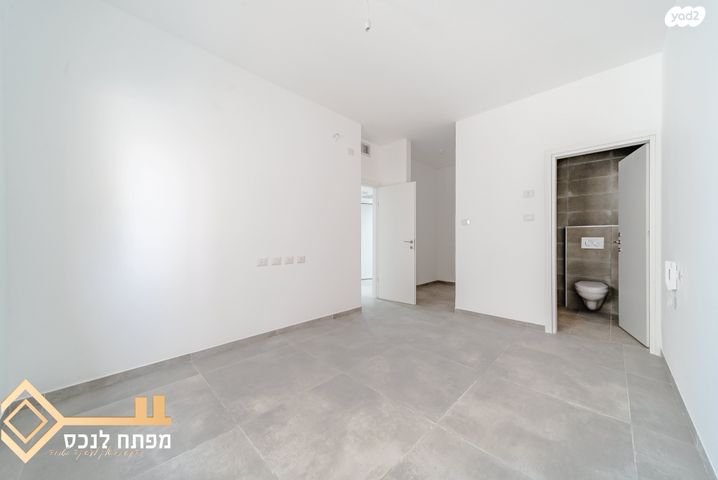 דירה, אריאל שרון, נווה שרון / שער העיר, נתיבות