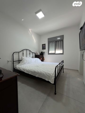 דירה, הנרקיסים, מרכז העיר, סביניה, הוותיקה, קרית ביאליק