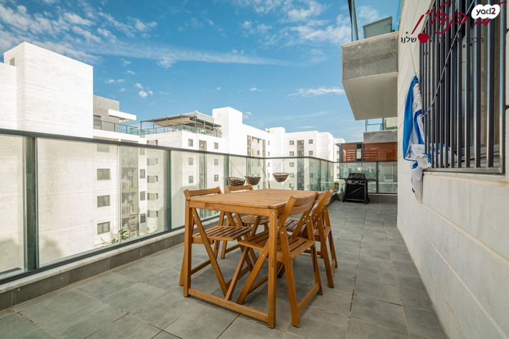 דירה, שמעון פרס, מורשת, מודיעין מכבים רעות