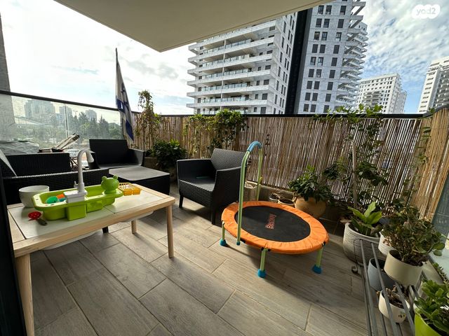 דירה, הוד השרון