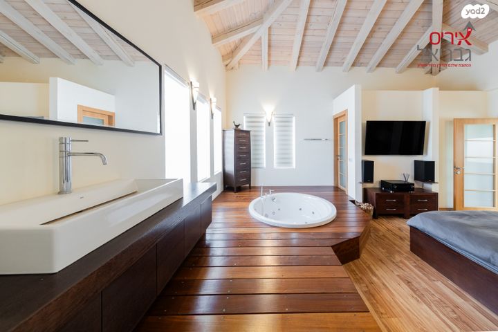 דו משפחתי, מתחם 19 - 20 (מתחם הפרחים), הוד השרון