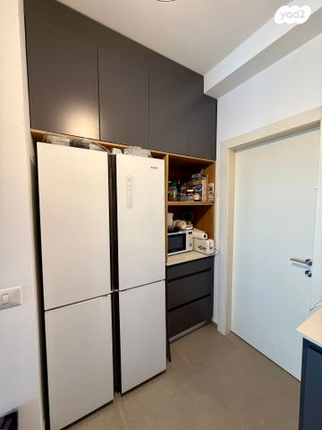 גג/ פנטהאוז, גילדסגיים 4, קרית קריניצי, רמת גן