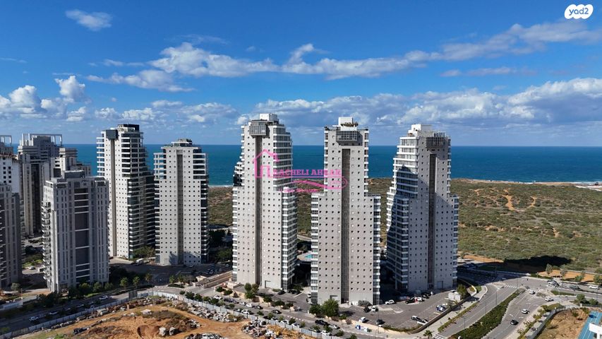 דירה, עוזי חיטמן, עיר ימים, נתניה