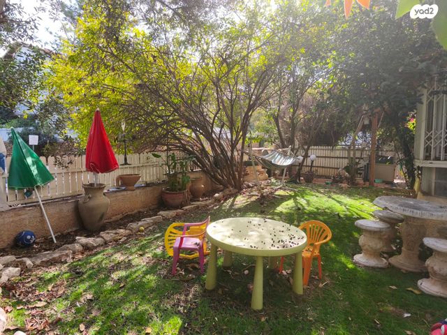 קרית הפרחים - 2005