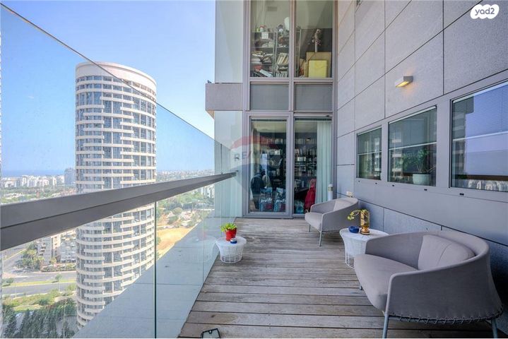 דירה, ניסים אלוני 12, צמרות איילון, פארק צמרת, תל אביב יפו