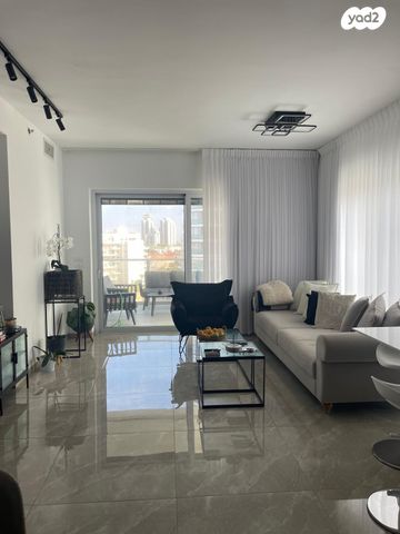 דירה, גבעת אולגה, חדרה