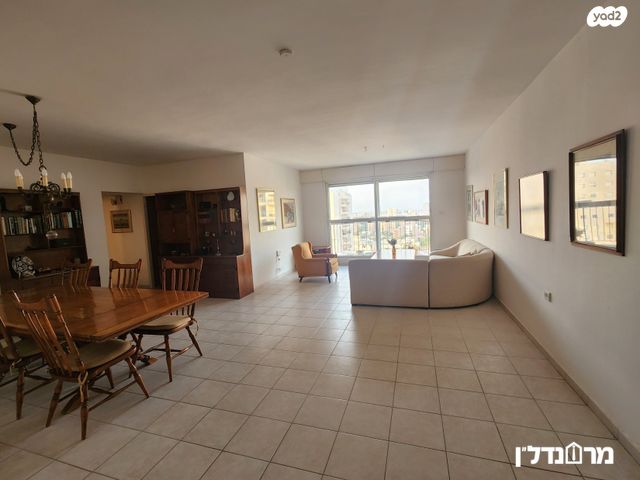 דירה, הרצליה