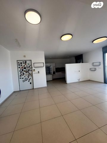 דירה, הסירה, יבנה