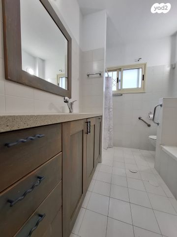 דו משפחתי, הירמוך, הנחלים, כפר יונה