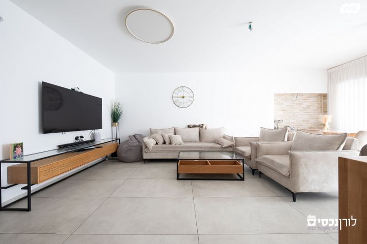 דירת גן, אהוד דולינסקי, רמת אהרון, רחובות