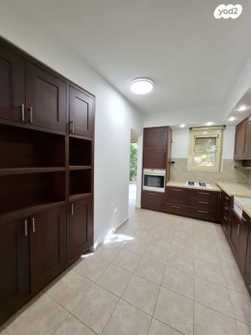 דו משפחתי, הירמוך, הנחלים, כפר יונה