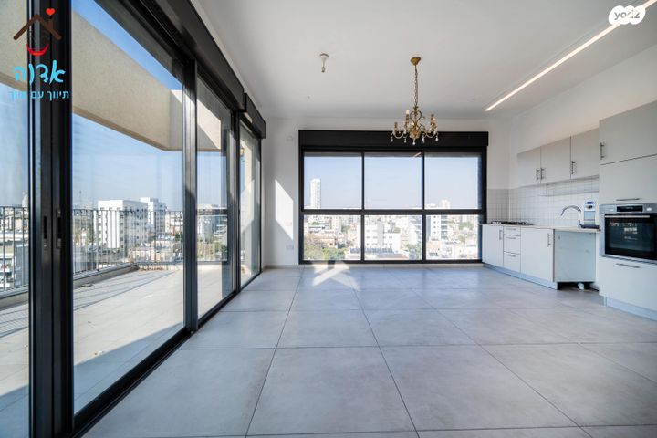 גג/ פנטהאוז, עלומים, אזור הבילויים, רמת גן