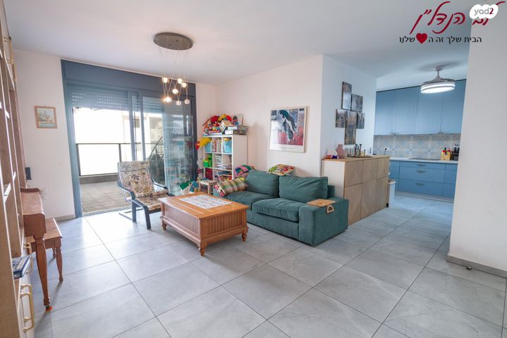 דירה, שמעון פרס, מורשת, מודיעין מכבים רעות