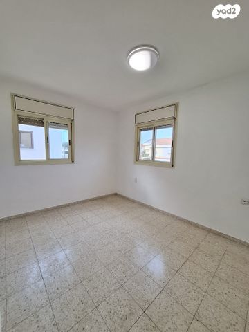 דו משפחתי, הירמוך, הנחלים, כפר יונה