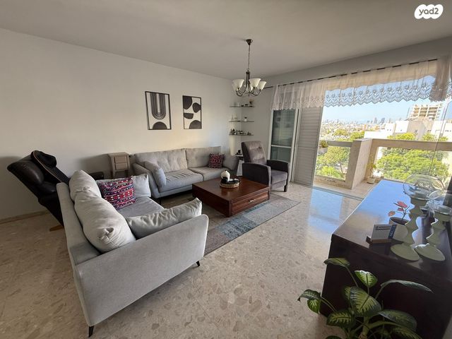 דירה, גבעת שמואל