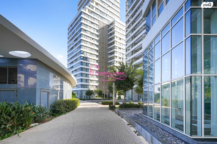 דירה, עוזי חיטמן, עיר ימים, נתניה