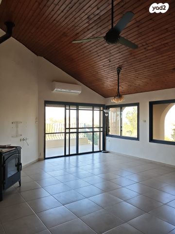 בית פרטי/ קוטג', בית אריה / עופרים