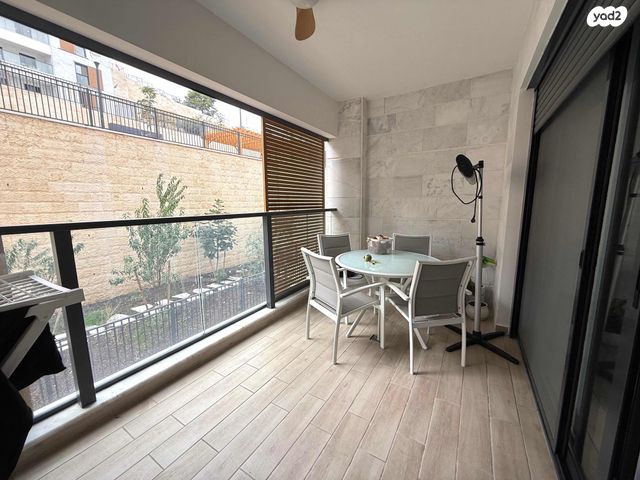 דירה, אשכולות, עמק הכרמל, נשר