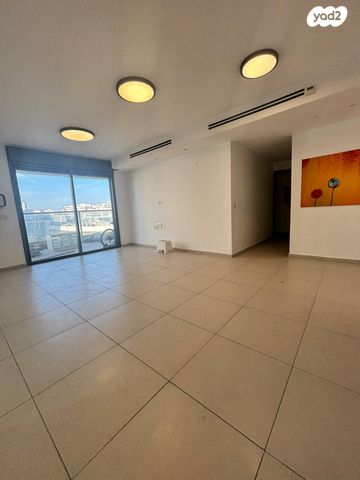 דירה, הסירה, יבנה