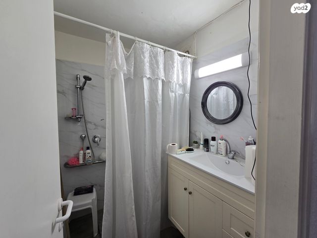 דירה, רמות ויצמן, יבנה