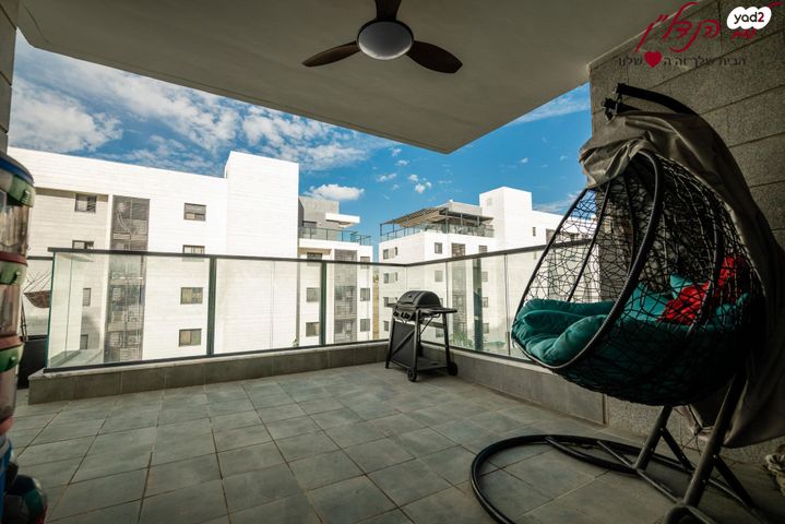 דירה, שמעון פרס, מורשת, מודיעין מכבים רעות