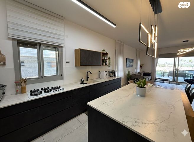 גג/ פנטהאוז, כפר יונה