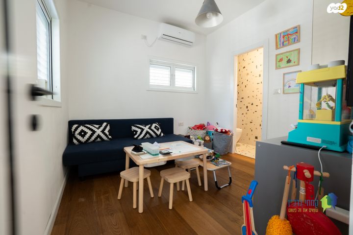 דירה, הל"ה, הל"ה, גבעתיים