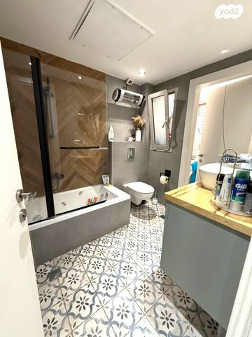 דירה, דובה ויצחק שיינפיין, כפר סבא הירוקה, כפר סבא