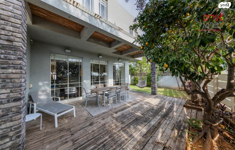 מתחם 19 - 20 (מתחם הפרחים)