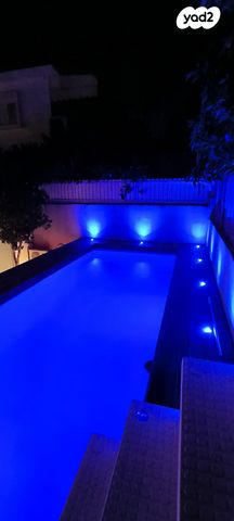 דו משפחתי, פרדס חנה כרכור