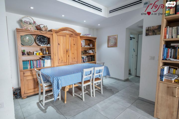 דירה, שמעון פרס, מורשת, מודיעין מכבים רעות