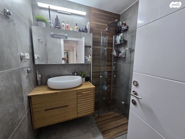 דירה, גדוד חרמש, פסגת זאב, ירושלים