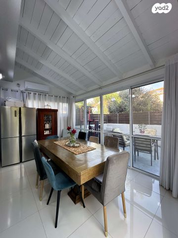 דו משפחתי, פרדס חנה כרכור