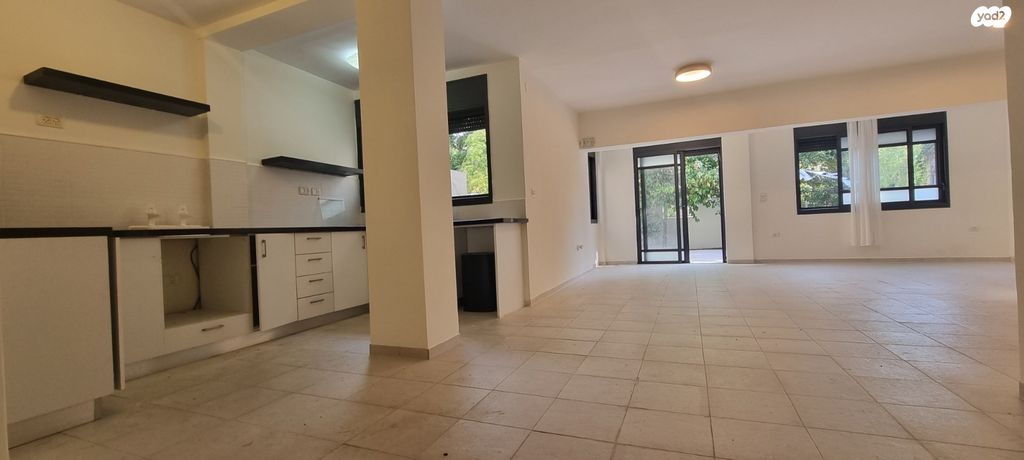 דירת גן, קיסריה