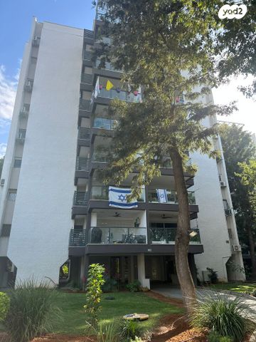 דירה, השחר, שיכוני מזרחי, כפר סבא