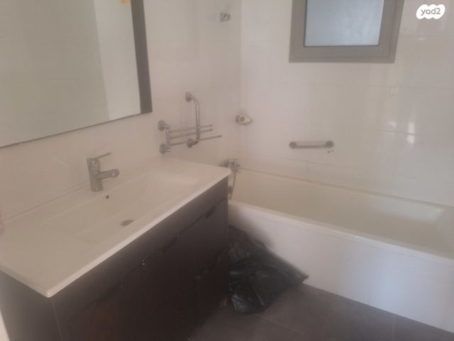 דירה, הרצליה