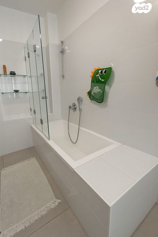 דירה, רופין, ראשונים, כפר סבא