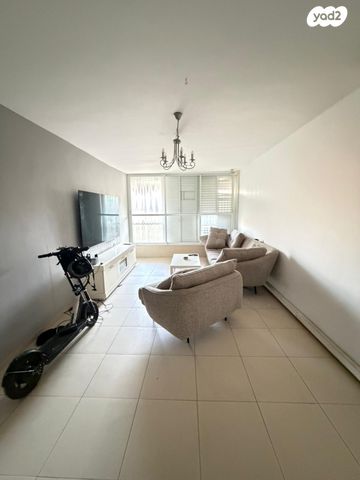 דירה, קרן קיימת לישראל 12, קרית שרת מערב, חולון