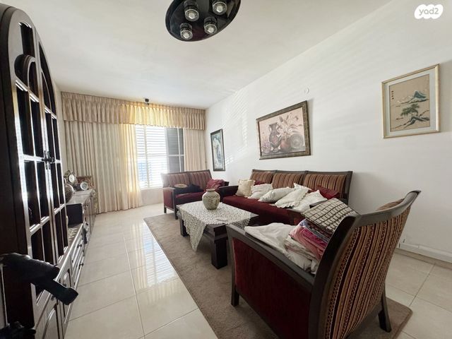 גוש עציון 12