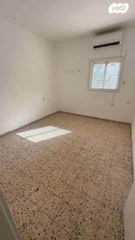 דופלקס, אריה בן אליעזר, רמז, מערב ותיק, ראשון לציון