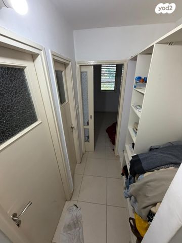 דירה, קרן קיימת לישראל 12, קרית שרת מערב, חולון