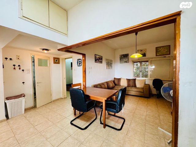 דו משפחתי, חוקוק