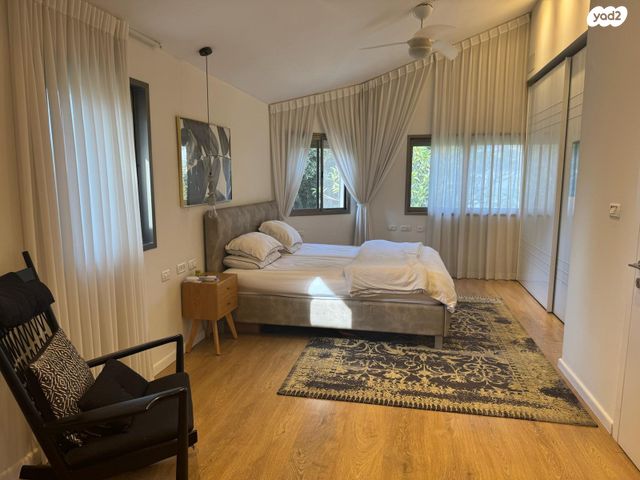 דו משפחתי, גולן, רמת השרון