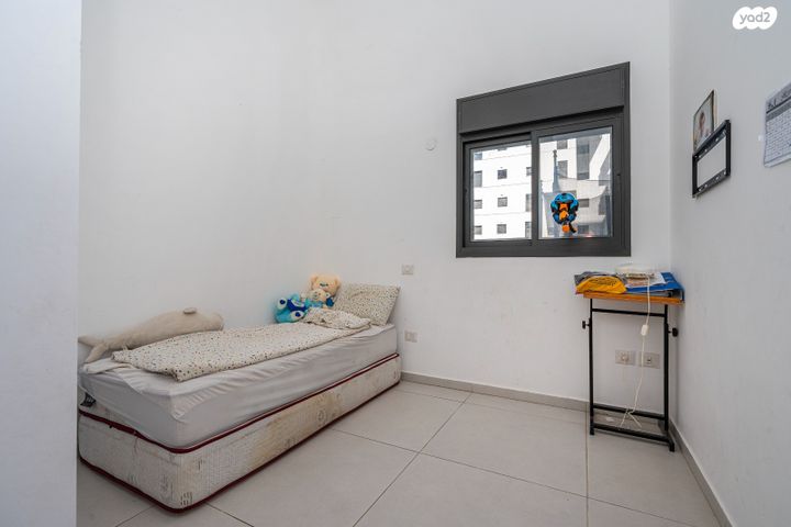 דירת גן, שדרות דוד המלך, אורות, אור עקיבא